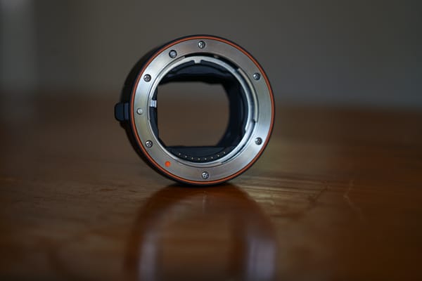 Sony LA-EA5 adapter - using A-mount lenses on E-mount cameras